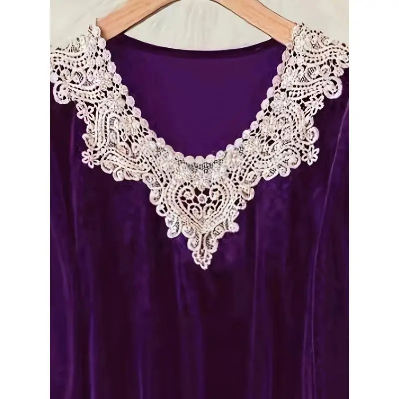 Plus Size Women's Long Sleeved V-neck Lace Top Elegant Solid Color Casual Velvet Pullover