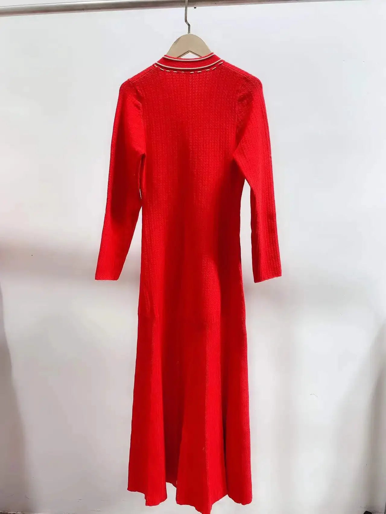 Autumn Retro Red V-neck Single-Breasted Knitted Slim Long Dress Comfortable Casual Office Ladies Metal Button Dress 5210703